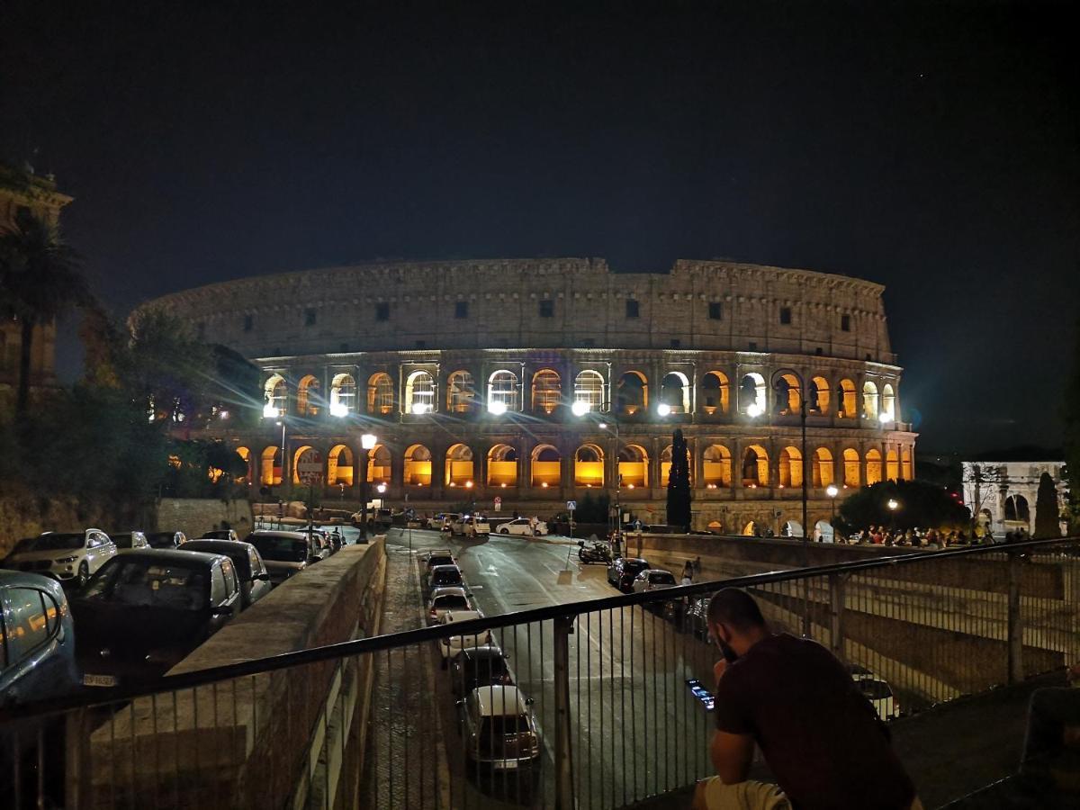 Superattico Sul Colosseo Рим Экстерьер фото